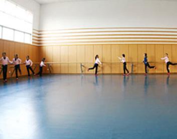 幼儿园塑胶地板如何挑选？